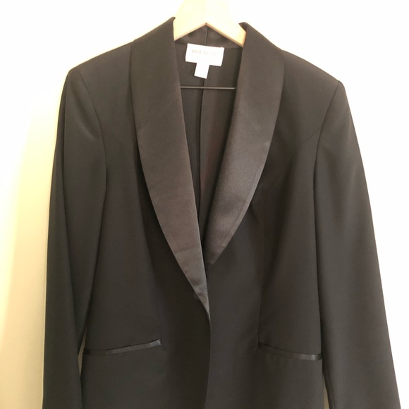 Vintage Oversize Black Tuxedo blazer - Picture 1 of 7